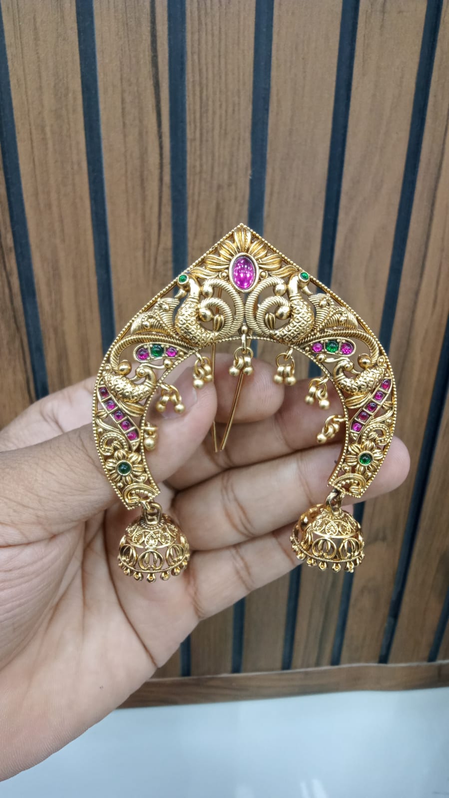 Peacock Arch Juda Billa with Pink Centre Stone