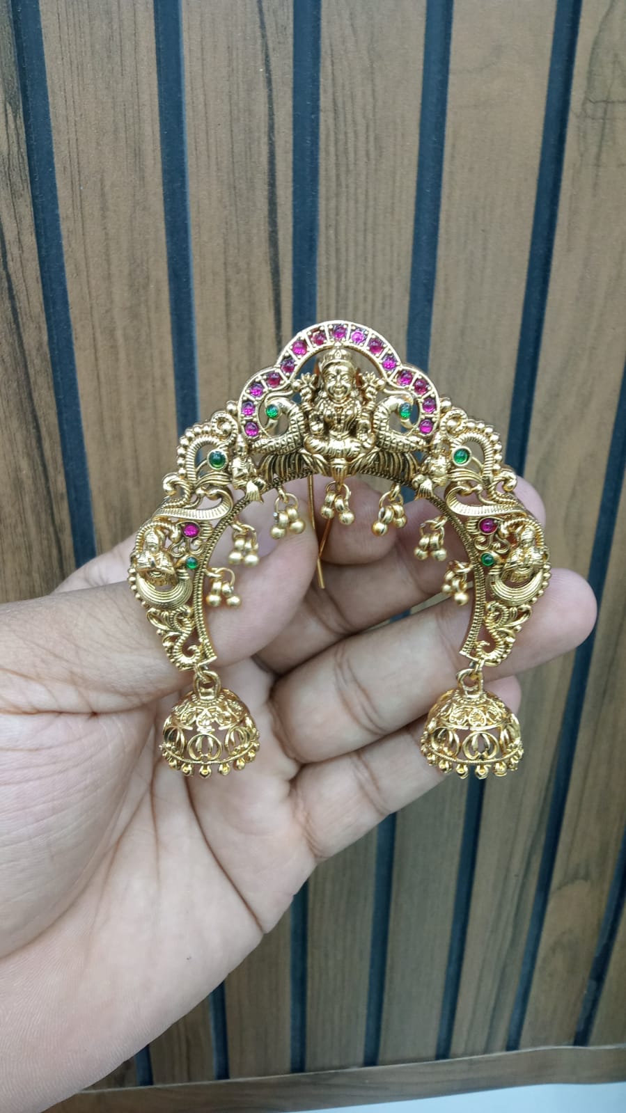 Peacock Arch Juda Billa with Pink Centre Stone